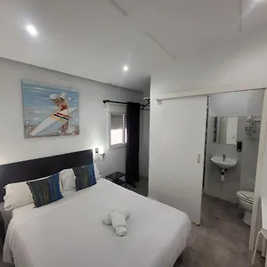 Ayz Frailes - Auto Check-in (adults Only) Pensión
